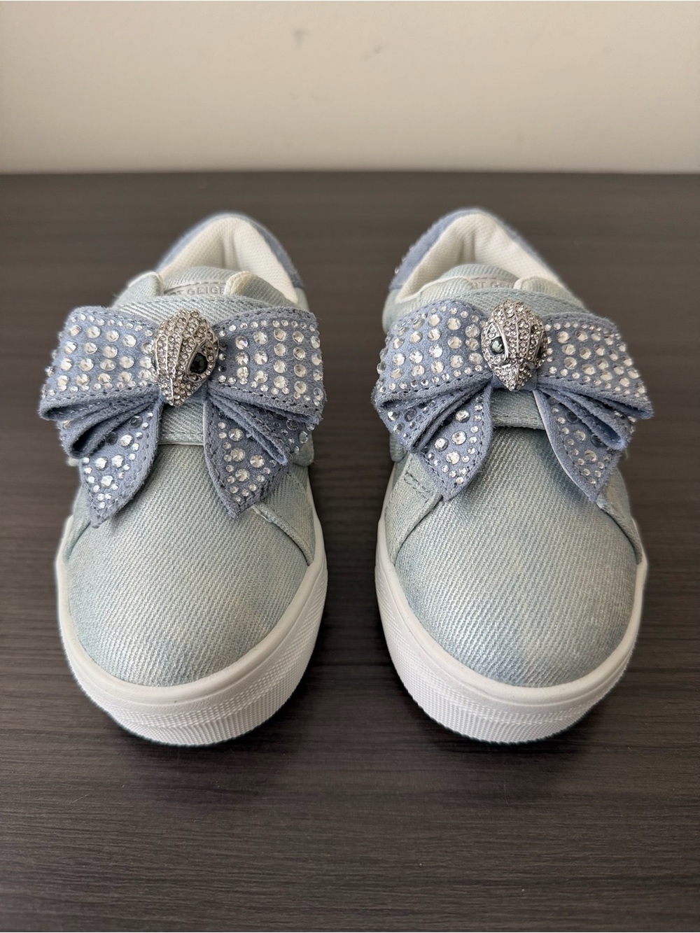 Kurt Geiger London Mini Laney Bow Sneakers Light Blue Denim Crystals Girls SZ 7M - Picture 2 of 8